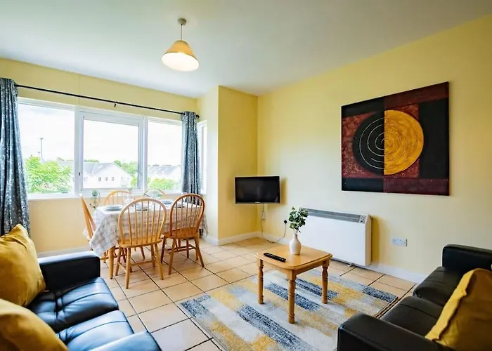 74 - Affordable 3 Bed With Parking アパート *