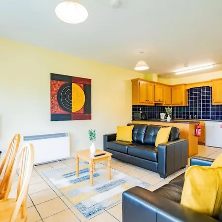 Apartment 74 - Affordable 3 Bed With Parking *
