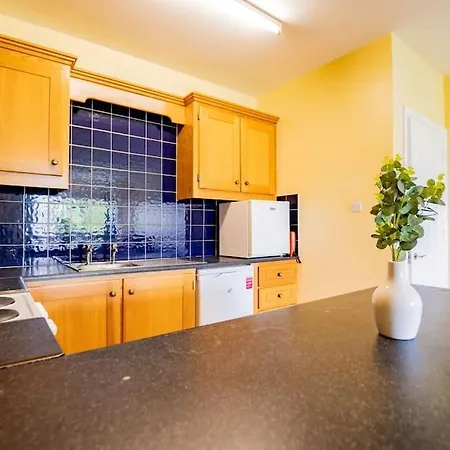 74 - Affordable 3 Bed With Parking *