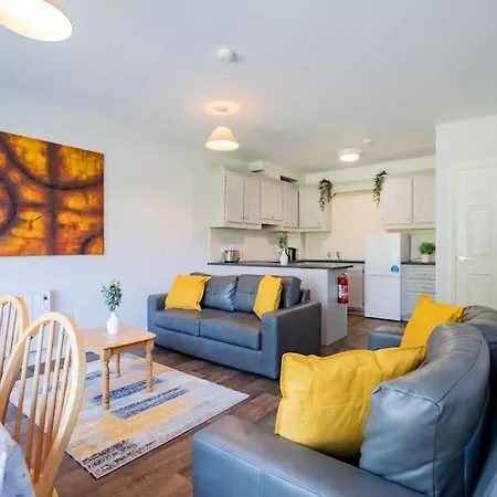 Apartment 74 - Affordable 3 Bed With Parking
