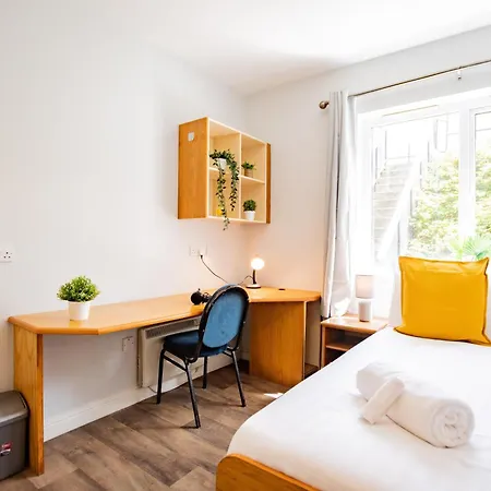 Apartmán 74 - Affordable 3 Bed With Parking *