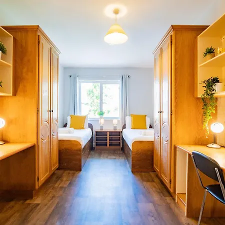 Apartmán 74 - Affordable 3 Bed With Parking *