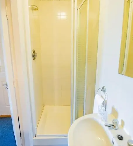 74 - Affordable 3 Bed With Parking