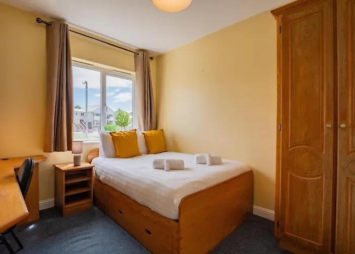 74 - Affordable 3 Bed With Parking アパート