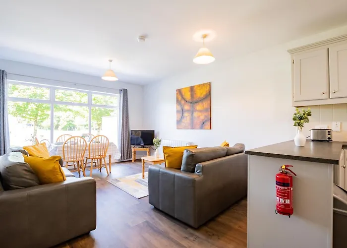 74 - Affordable 3 Bed With Parking Appartamento *