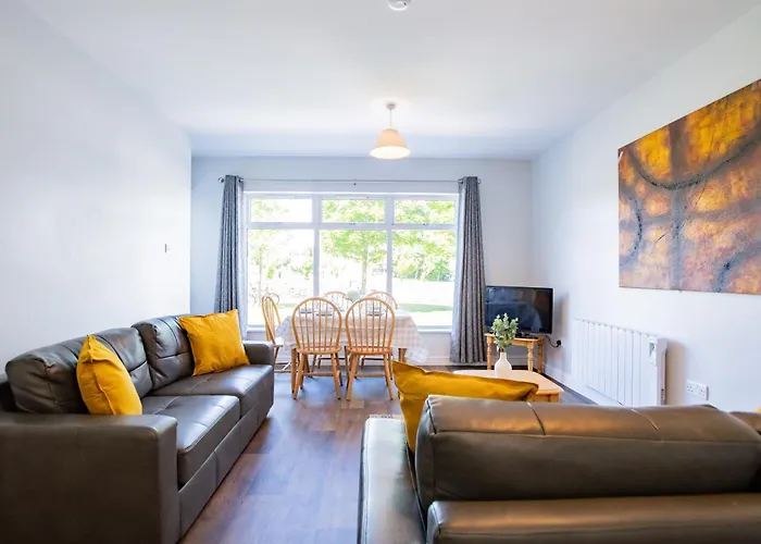 74 - Affordable 3 Bed With Parking *